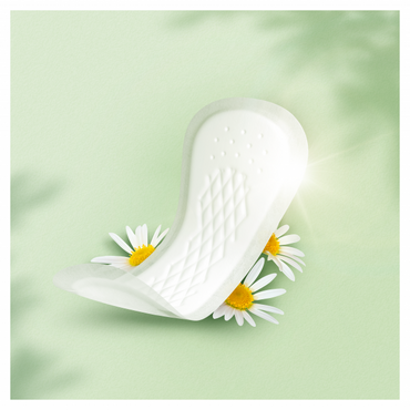 Naturella Camomile Plus Panty Liners, 36 pcs - Image 2