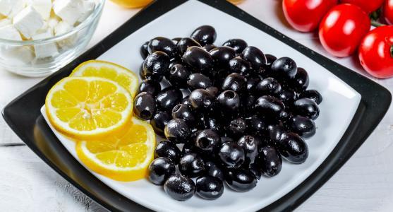 Dripol Pitted Black Olives, 900 g - Image 2