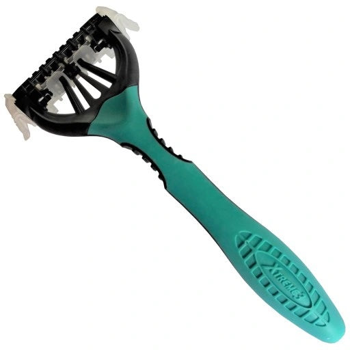 Wilkinson Sword Xtreme3 Sensitive Men's Disposable Razors, 3+1 pcs - Image 3