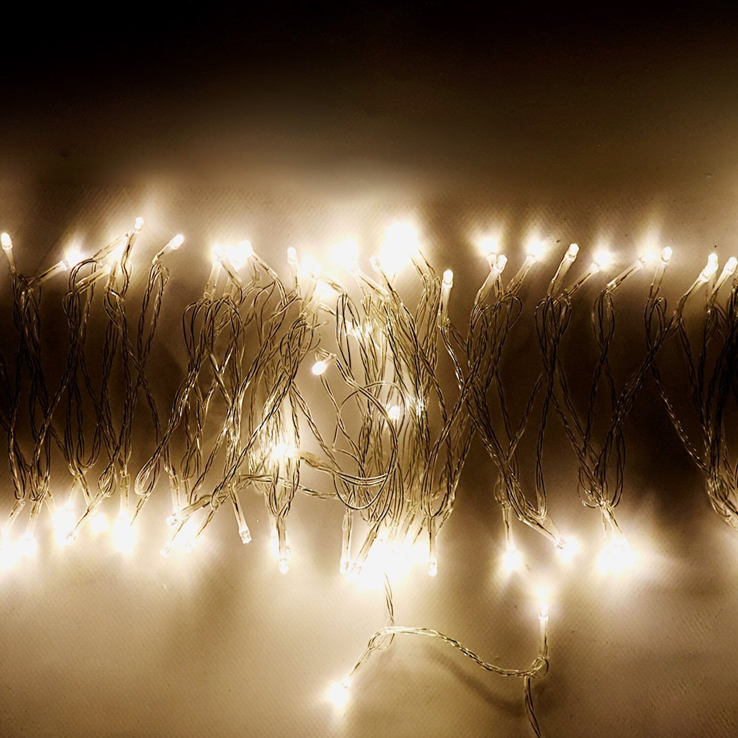 C 61479-60 Y USB- & Battery-Powered String Lights, Yellow Light, 1 Mode, 10.3 m