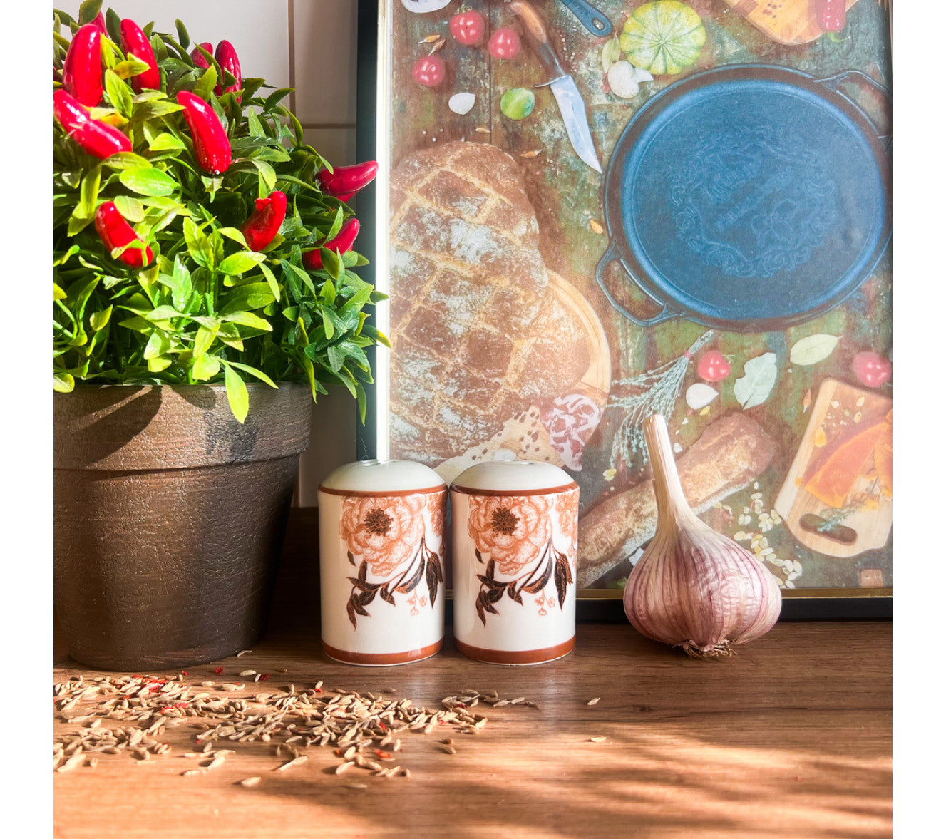 S&T 700-08-19 Painted Salt & Pepper Set, 4 x 6 cm, 2 pcs - Image 3