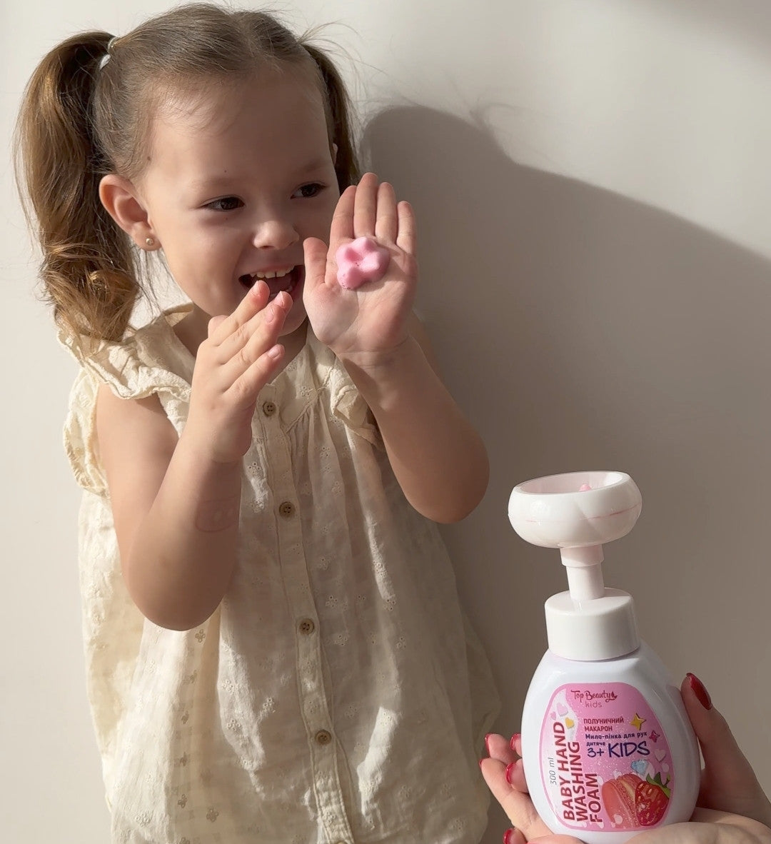 Top Beauty Kids Strawberry Macaron Foaming Liquid Hand Soap, 300 mL - Image 3