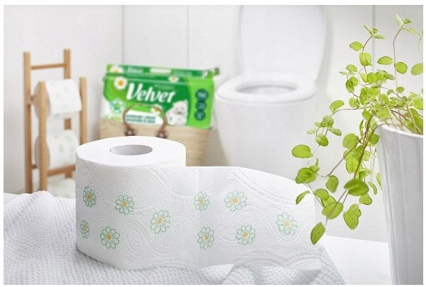 Velvet Camomile & Aloe 3-Ply Toilet Paper, 8 Rolls, 150 Sheets per Roll - Image 2