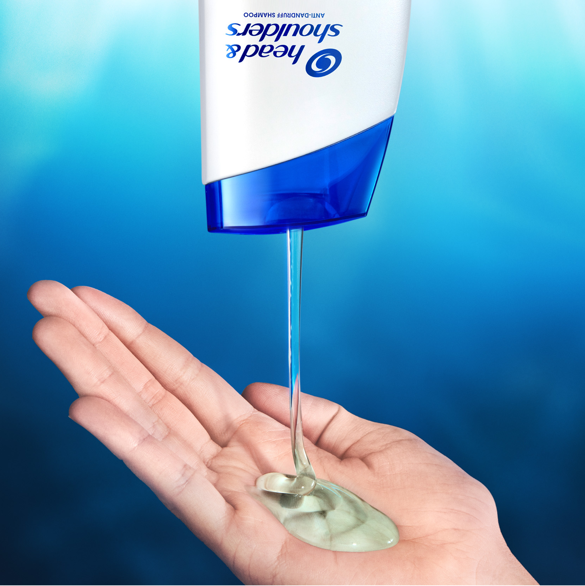 Head & Shoulders Deep Cleansing Itch Relief Anti-Dandruff Shampoo with Peppermint, 400 mL - Image 2