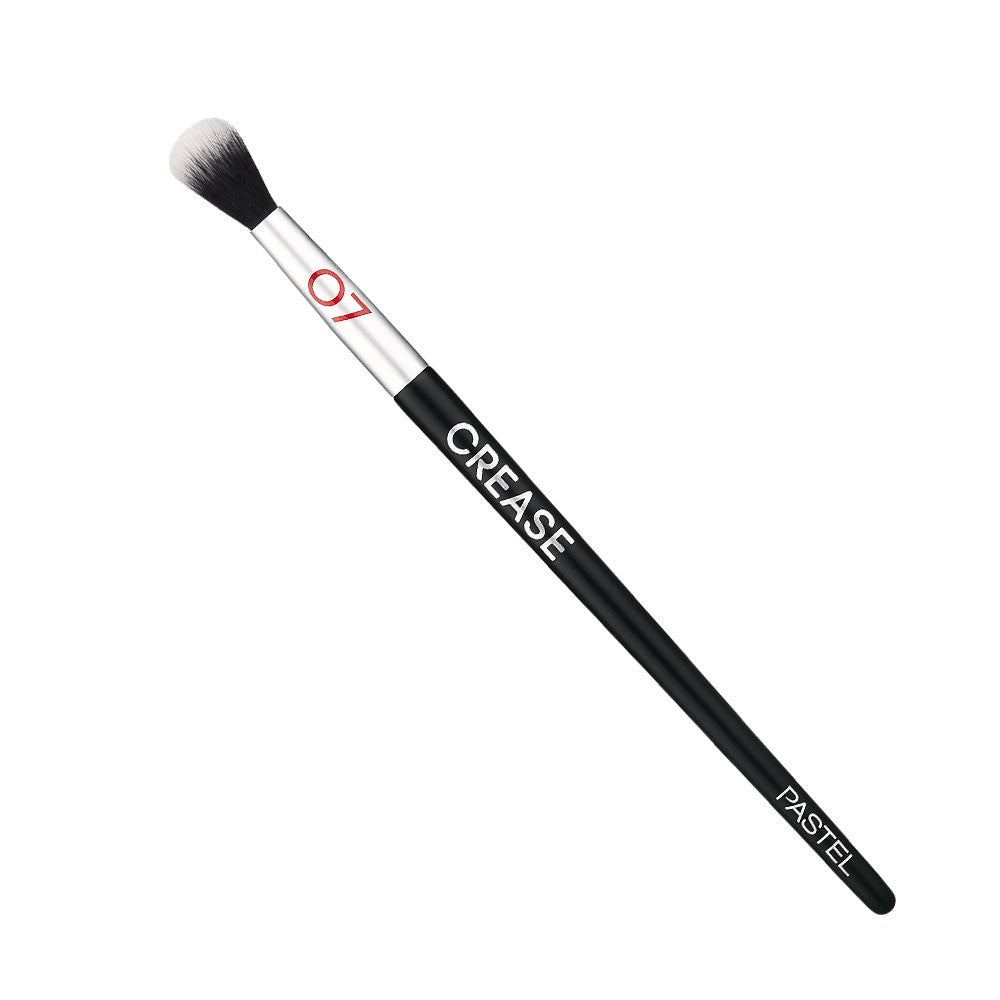 Pastel 07 Eyeshadow Blending Brush - Image 2