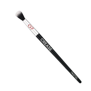 Pastel 07 Eyeshadow Blending Brush - Image 2