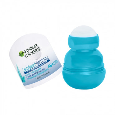 Garnier Clean Effect Women's Roll-On Deodorant, 50 mL - Image 2