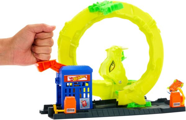 Hot Wheels City JBM63 Snake Spiral Attack Play Set - Image 3