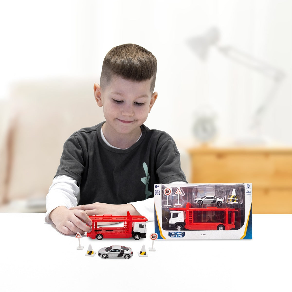Scania 250430U Car Carrier Play Set - Image 3