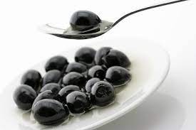 Hutesa Pitted Black Olives in Glass Jar, 900 g - Image 2