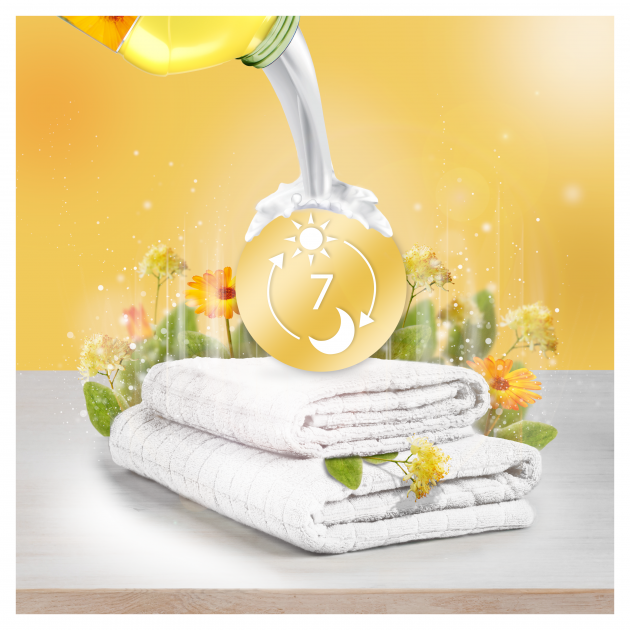 Lenor Summer Breeze Fabric Softener, 930 mL - Image 2
