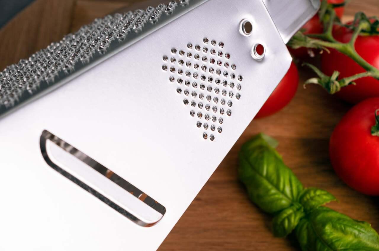 Gusto GT-GN-1203 Four-Sided Kitchen Grater - Image 3