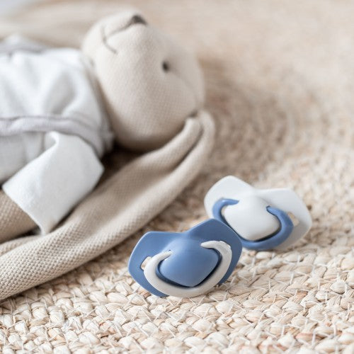 Canpol Babies 22/645 Blue Symmetrical Silicone Pacifiers, Ages 6-18 Months, 2 pcs - Image 4